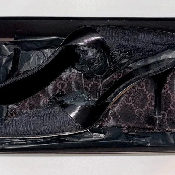 Authentic Gucci heels - Picture 2 of 8